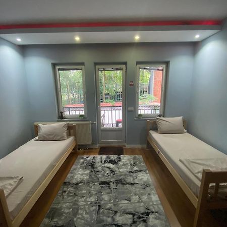 City Park Hostel 프리슈티나 외부 사진