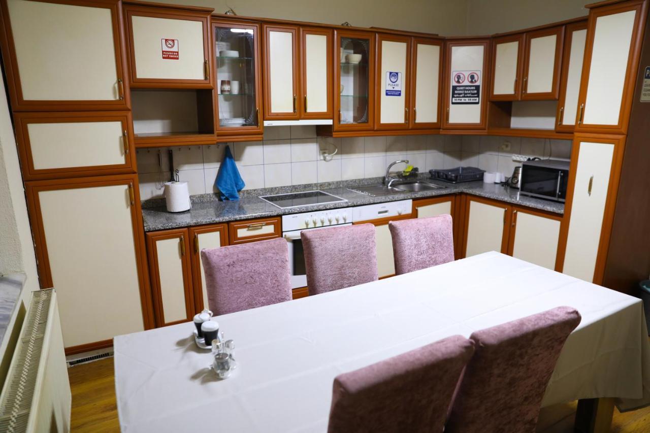 City Park Hostel 프리슈티나 외부 사진