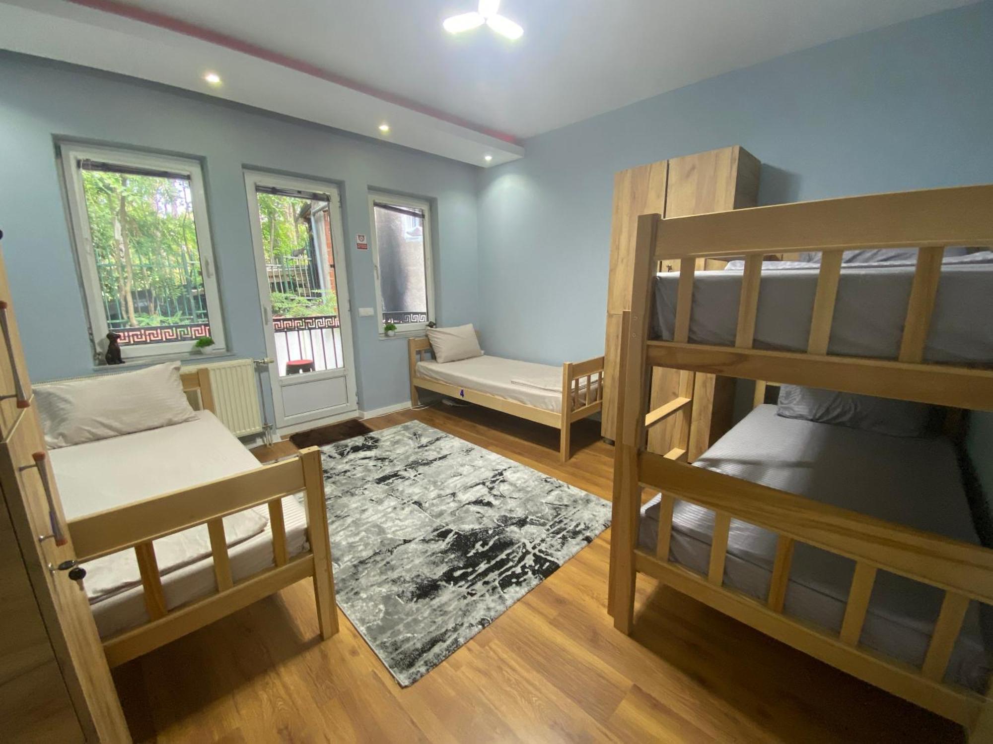 City Park Hostel 프리슈티나 외부 사진